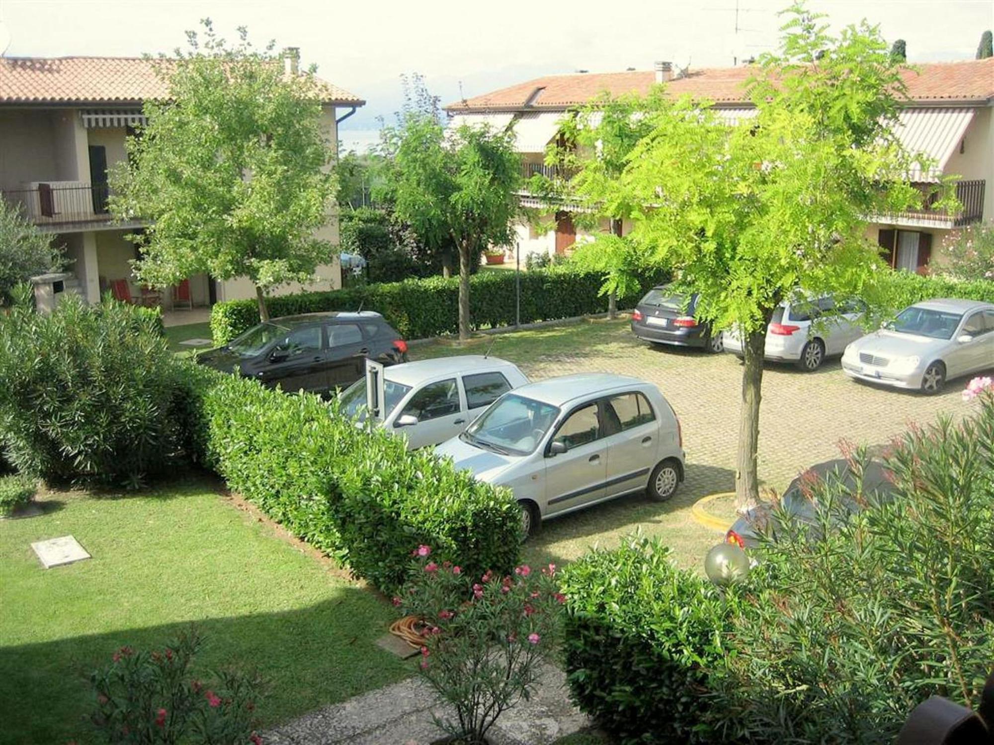 Enticing Holiday Home In Lazise With Swimming Pool Buitenkant foto