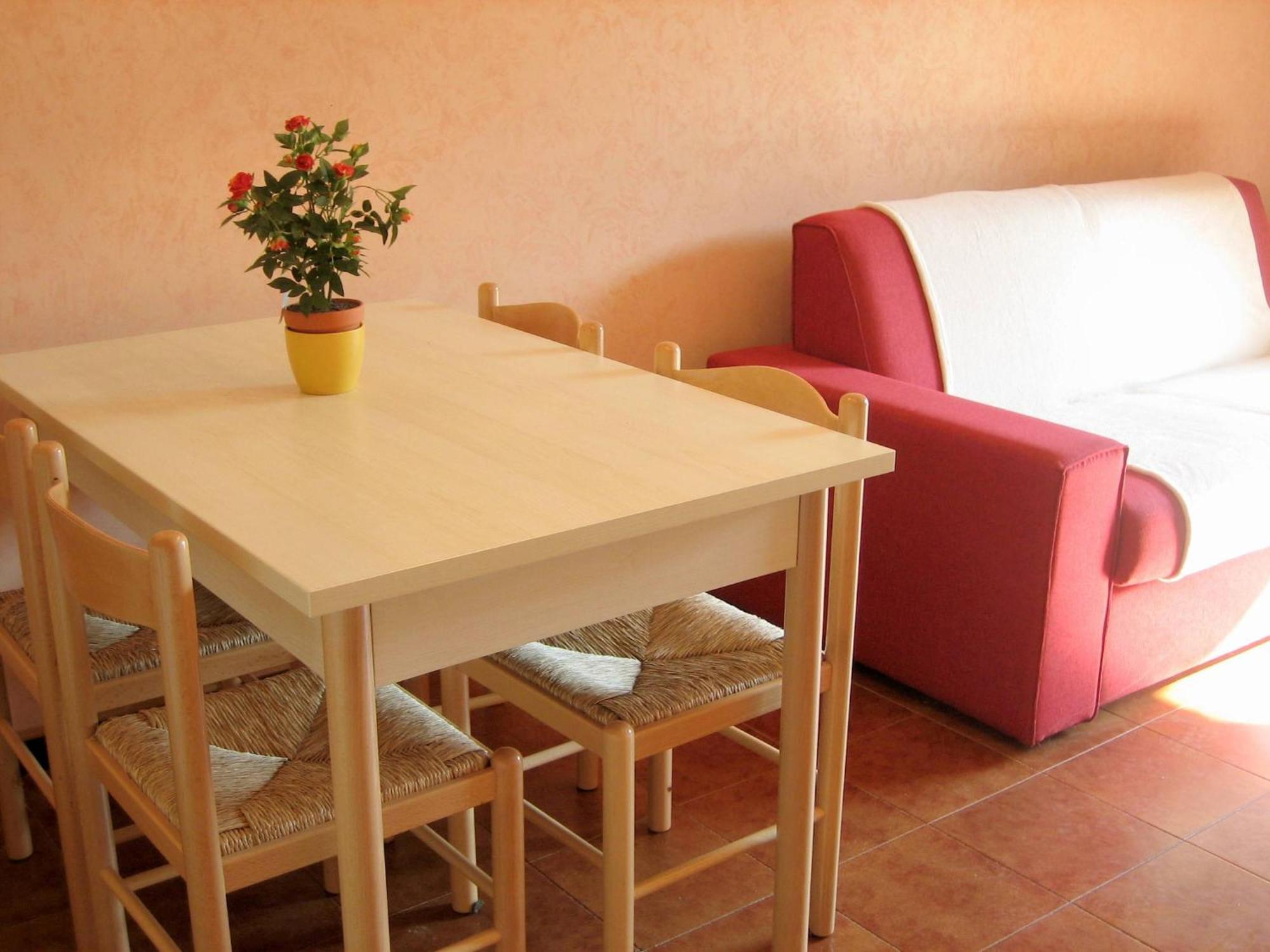 Enticing Holiday Home In Lazise With Swimming Pool Buitenkant foto